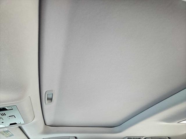 Photo of 2017 Starfire Pearl Lexus LX 570