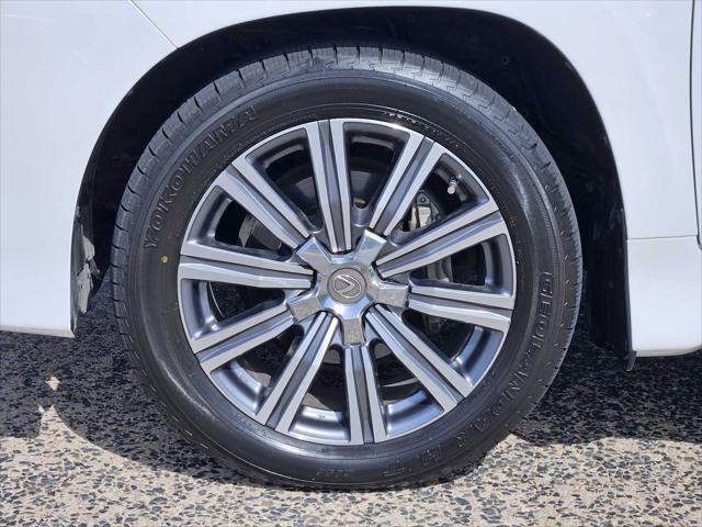 Photo of 2017 Starfire Pearl Lexus LX 570