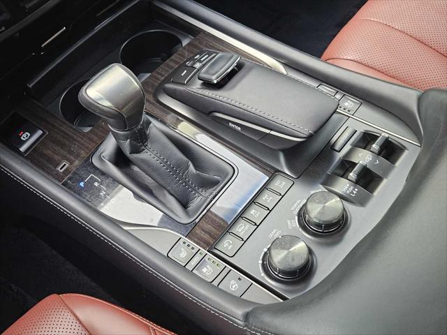 Photo of 2017 Starfire Pearl Lexus LX 570