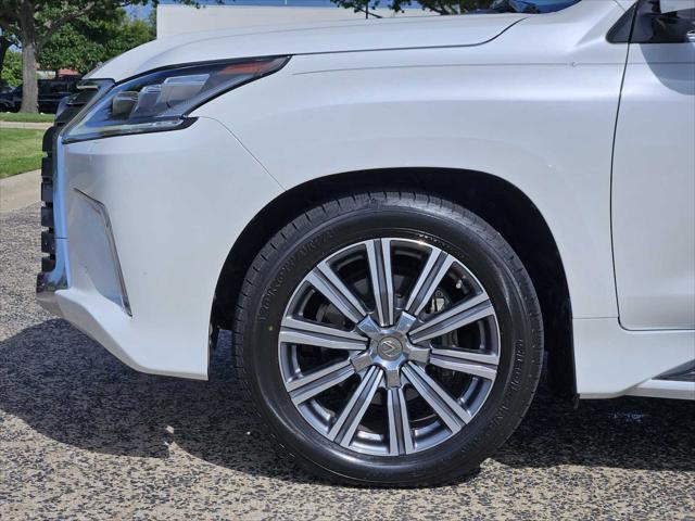 Photo of 2017 Starfire Pearl Lexus LX 570