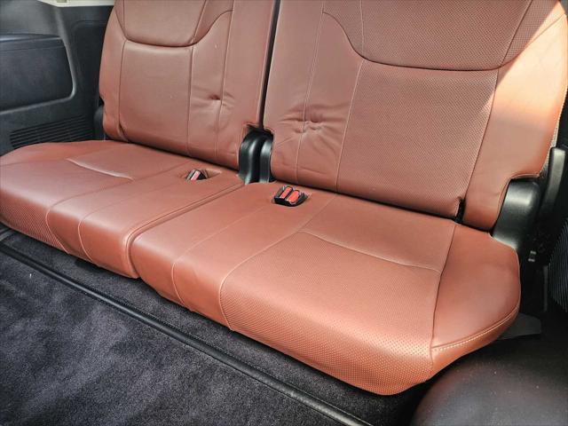 Photo of 2017 Starfire Pearl Lexus LX 570