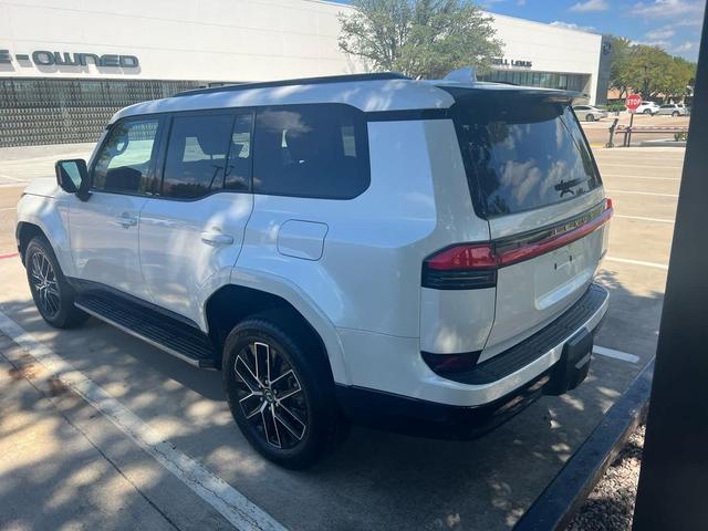 Photo of 2025 Eminent White Pearl Lexus GX 550