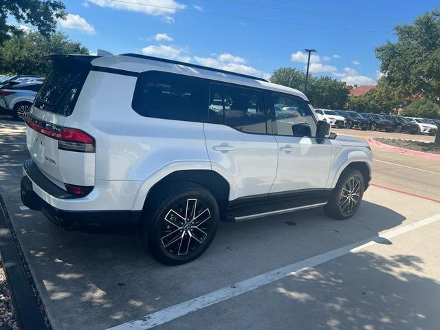 Photo of 2025 Eminent White Pearl Lexus GX 550
