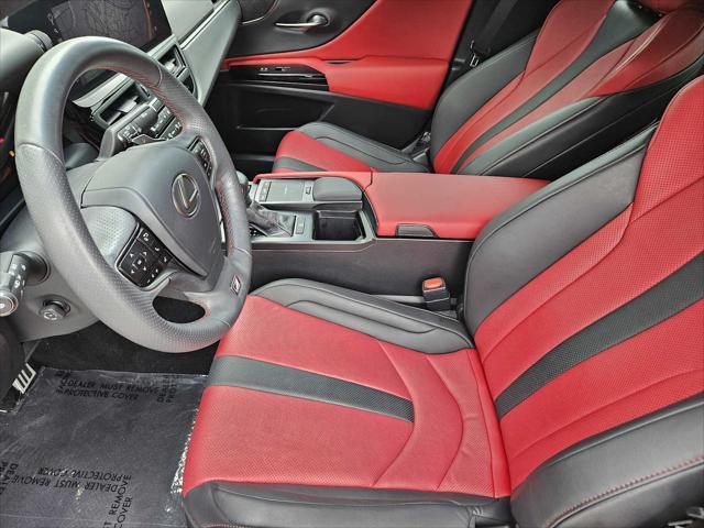 Photo of 2022 Cloudburst Gray Lexus ES 350
