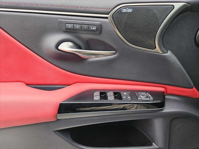 Photo of 2022 Cloudburst Gray Lexus ES 350