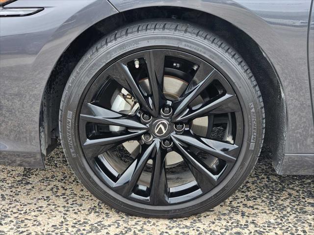 Photo of 2022 Cloudburst Gray Lexus ES 350