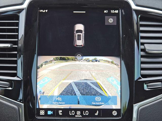 Photo of 2023 Crystal White Metallic Volvo XC90