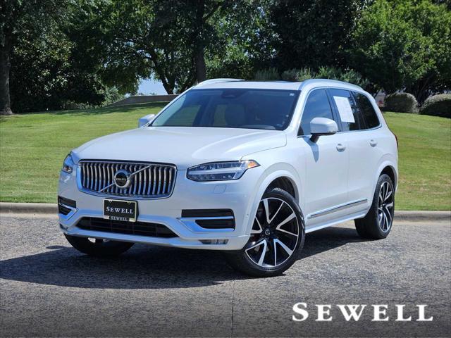 Photo of 2023 Crystal White Metallic Volvo XC90