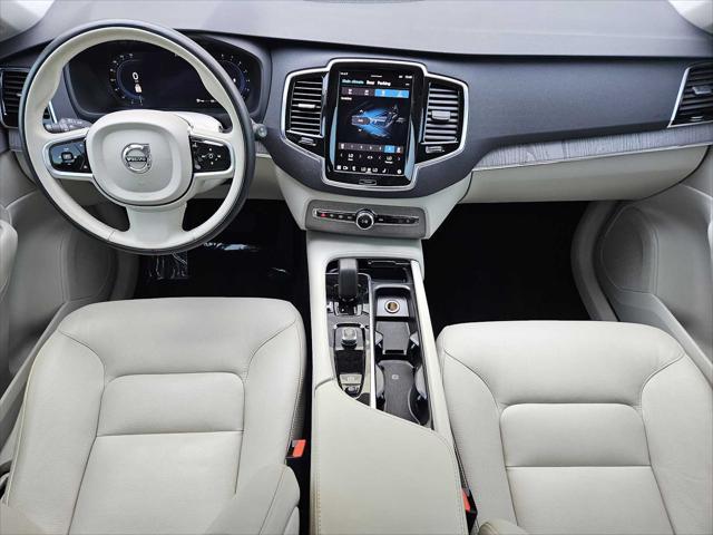 Photo of 2023 Crystal White Metallic Volvo XC90