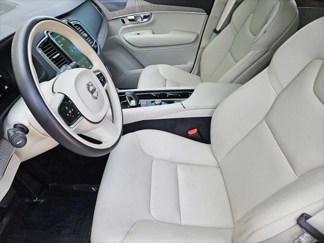 Photo of 2023 Crystal White Metallic Volvo XC90