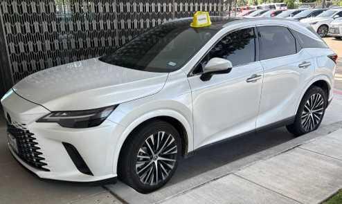 Photo of 2023 Eminent White Pearl Lexus RX 350