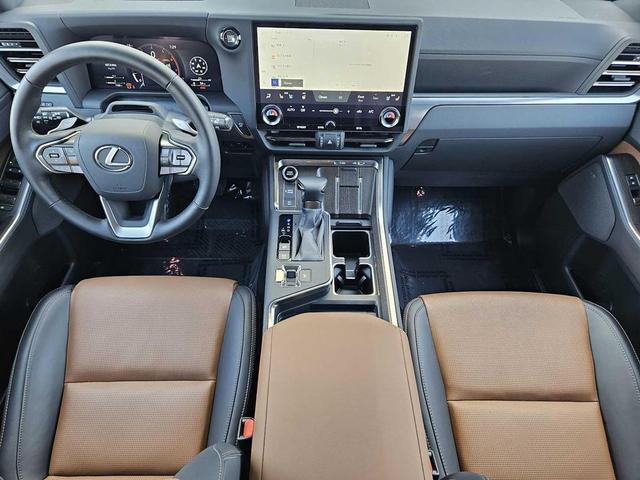 Photo of 2025 Eminent White Pearl Lexus GX 550