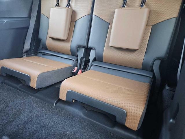 Photo of 2025 Eminent White Pearl Lexus GX 550