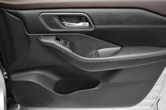 Photo of 2021 Brilliant Silver Metallic Nissan Rogue