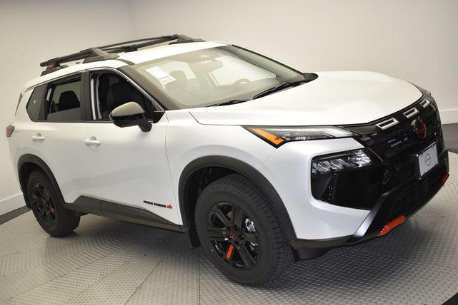Photo of 2026 Everest White Pearl Tricoat Nissan Rogue
