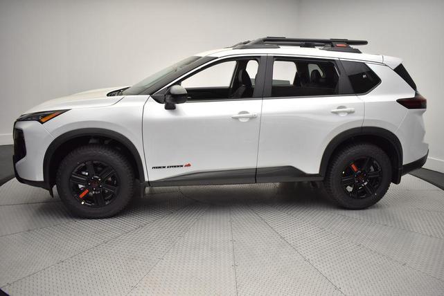 Photo of 2026 Everest White Pearl Tricoat Nissan Rogue
