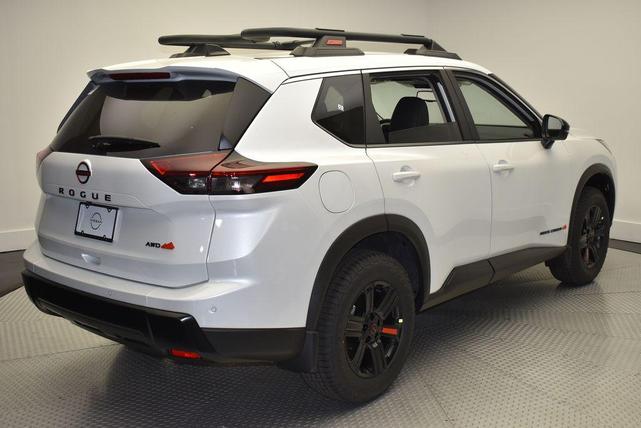 Photo of 2026 Everest White Pearl Tricoat Nissan Rogue