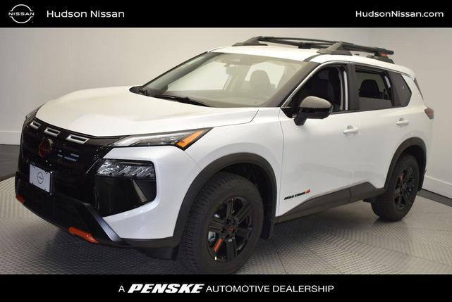 Photo of 2026 Everest White Pearl Tricoat Nissan Rogue