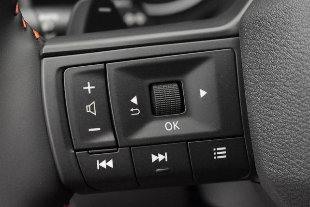 Photo of 2026 Everest White Pearl Tricoat Nissan Rogue