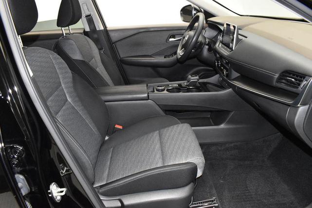 Photo of 2023 Super Black Nissan Rogue