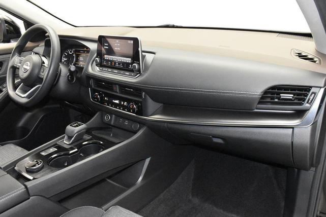 Photo of 2023 Super Black Nissan Rogue