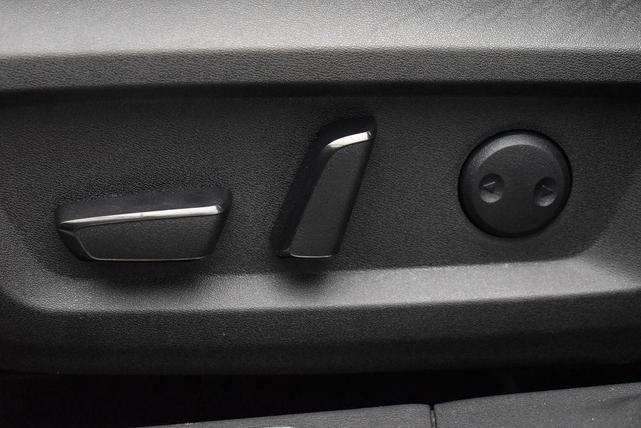 Photo of 2023 Super Black Nissan Rogue