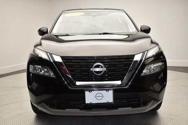 Photo of 2023 Super Black Nissan Rogue