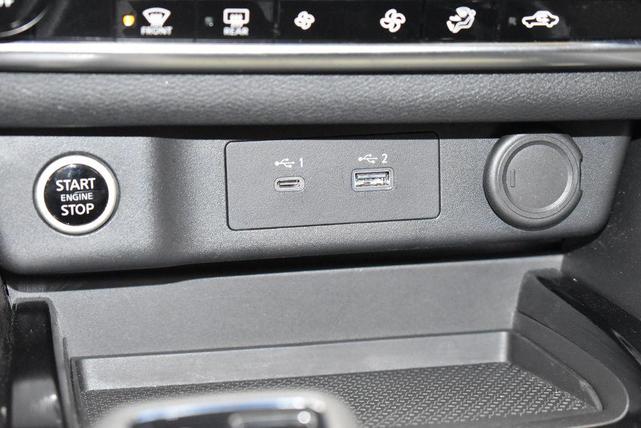 Photo of 2023 Super Black Nissan Rogue