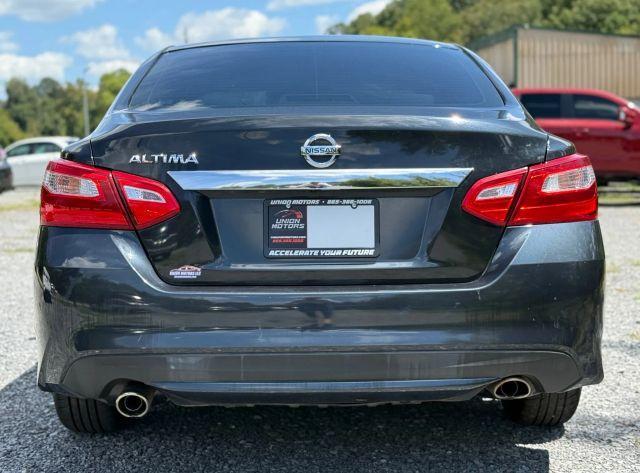 Photo of 2016 Storm Blue Nissan Altima