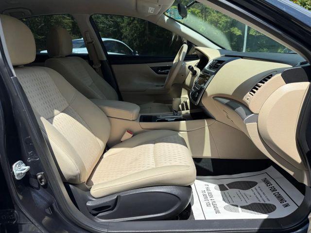Photo of 2016 Storm Blue Nissan Altima