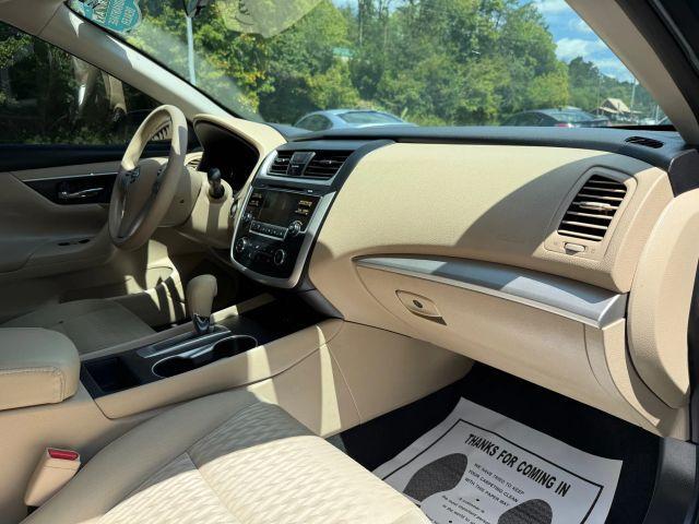 Photo of 2016 Storm Blue Nissan Altima