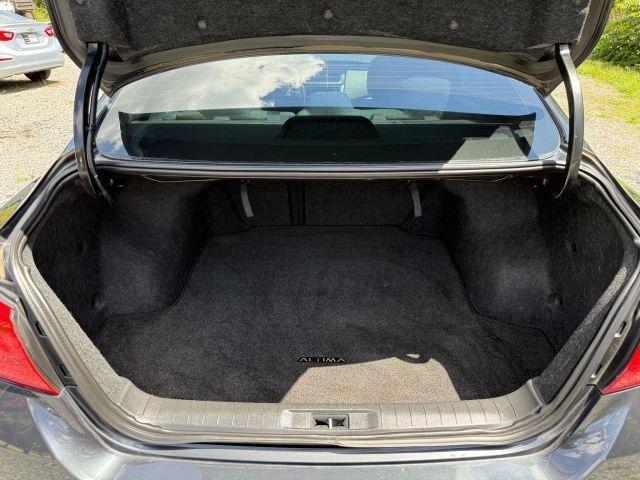 Photo of 2016 Storm Blue Nissan Altima