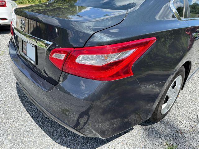 Photo of 2016 Storm Blue Nissan Altima