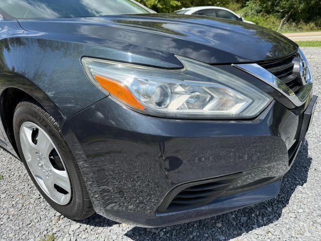 Photo of 2016 Storm Blue Nissan Altima