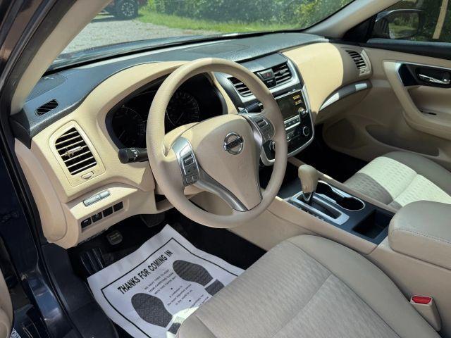 Photo of 2016 Storm Blue Nissan Altima