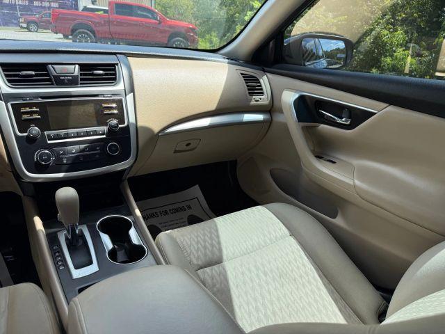 Photo of 2016 Storm Blue Nissan Altima