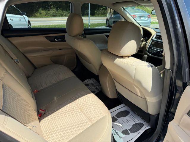 Photo of 2016 Storm Blue Nissan Altima