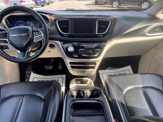 Photo of 2021 Silver Chrysler Voyager