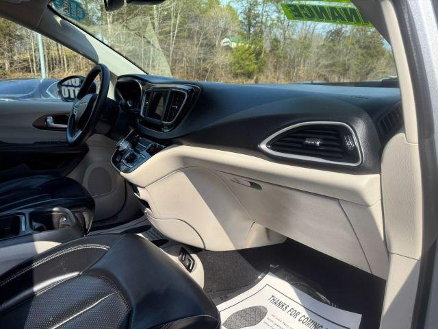 Photo of 2021 Silver Chrysler Voyager