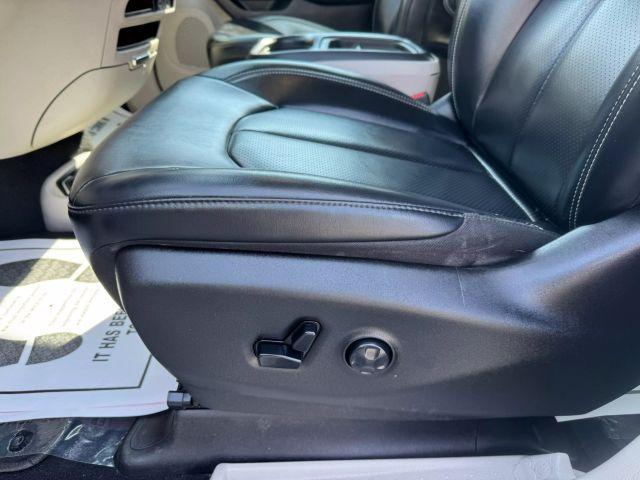 Photo of 2021 Silver Chrysler Voyager