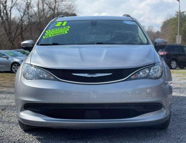 Photo of 2021 Silver Chrysler Voyager