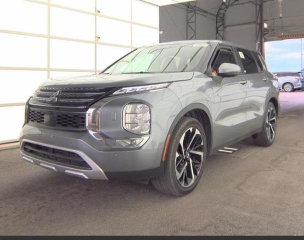 Photo of 2024 Graphite Gray Mitsubishi Outlander
