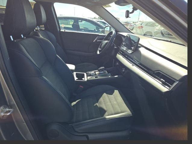 Photo of 2024 Graphite Gray Mitsubishi Outlander