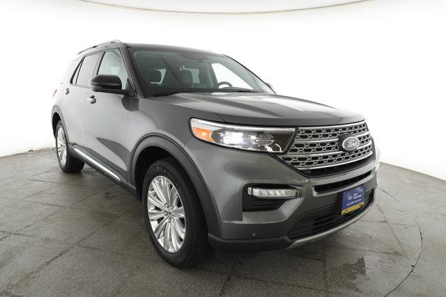 Photo of 2022 CARBONIZED GRAY METALLIC Ford Explorer