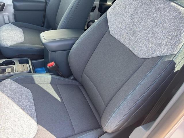 Photo of 2025 Space White Metallic Ford Maverick