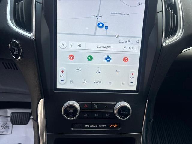 Photo of 2023 Iconic Silver Metallic Ford Edge