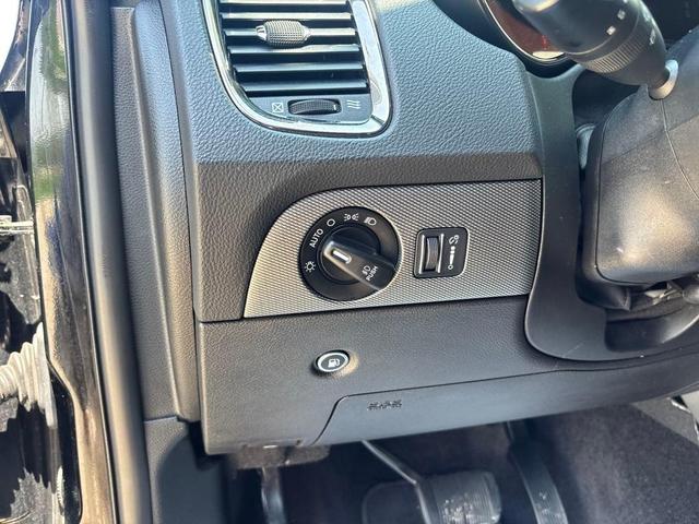 Photo of 2018 DB Black Crystal Clearcoat Dodge Durango