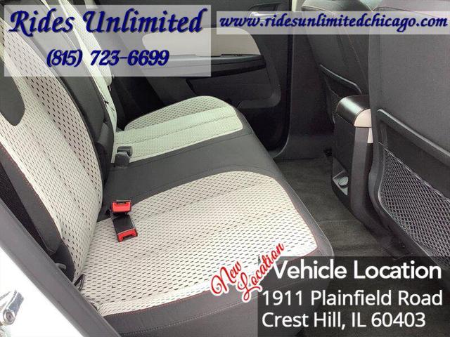 Photo of 2010 Summit White Chevrolet Equinox