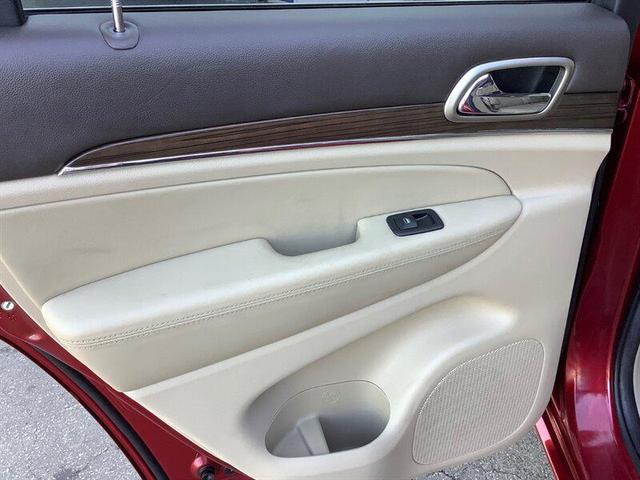 Photo of 2014 Deep Cherry Red Crystal Pearlcoat Jeep Grand Cherokee