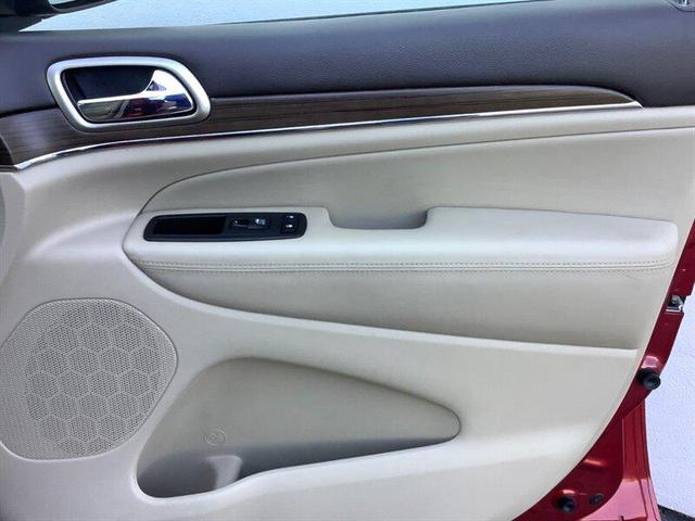 Photo of 2014 Deep Cherry Red Crystal Pearlcoat Jeep Grand Cherokee